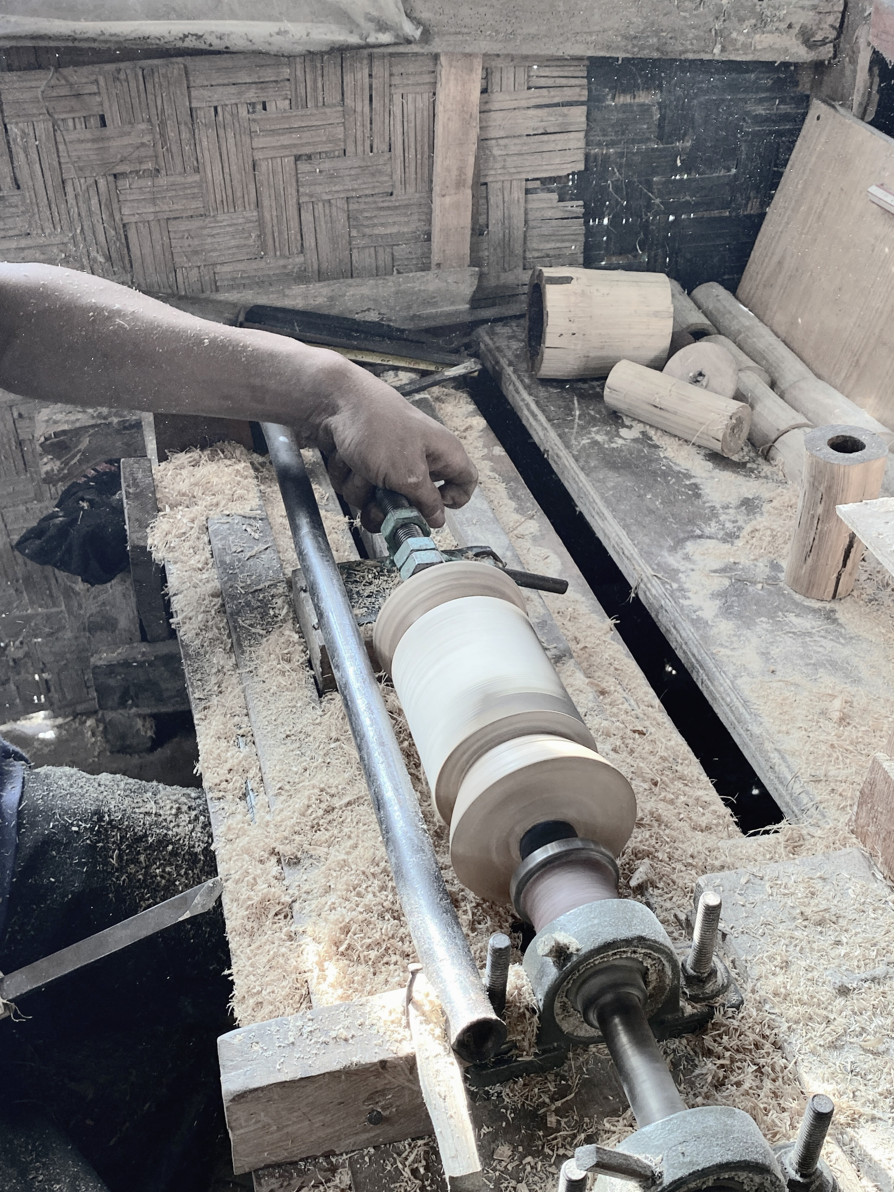 Pengrajin SKBM crafting bamboo drinkware